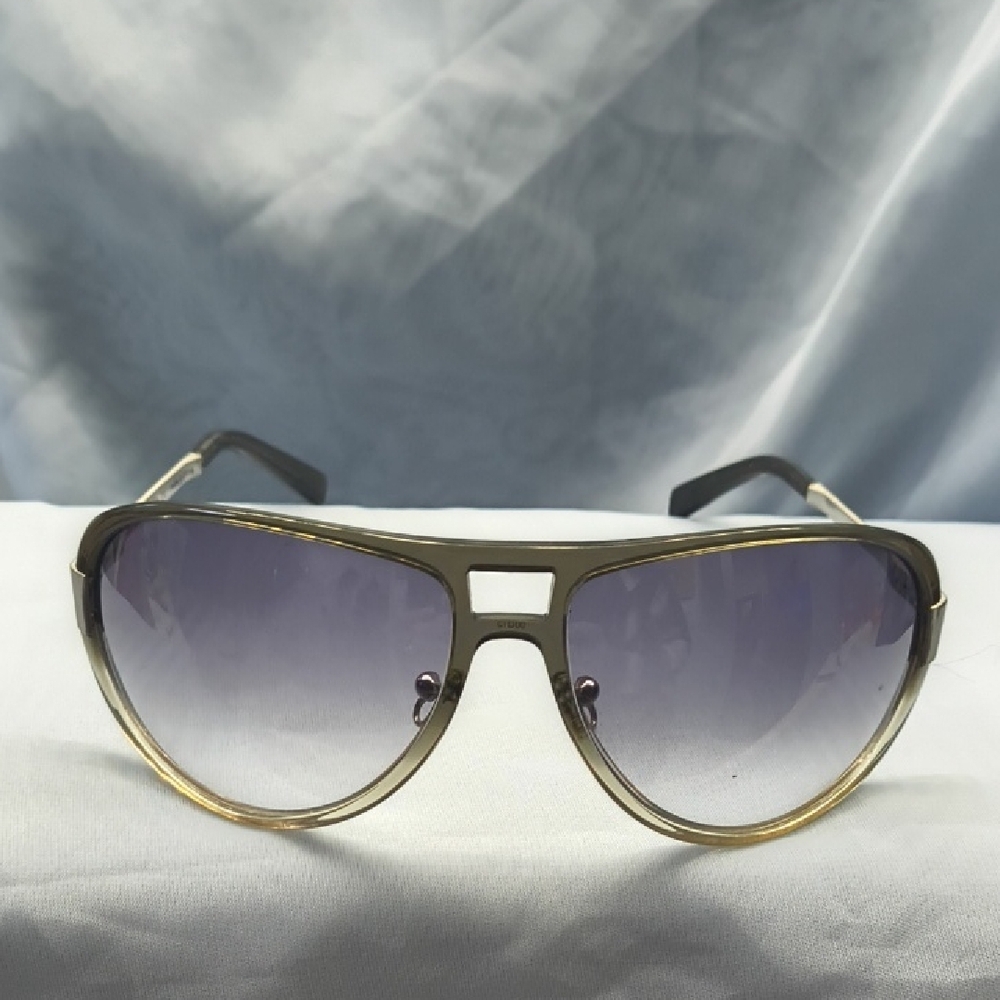 Theory Sunglasses Gray & Black In Excellent Condition